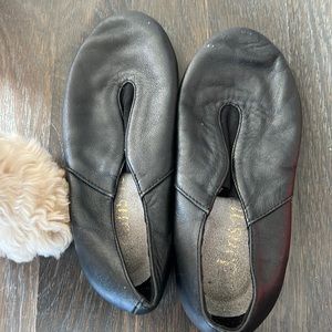 Danshuz size 1 black jazz shoes